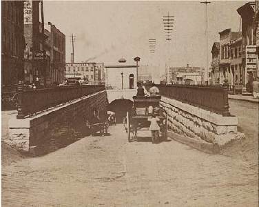 WashingtonStreet Tunnel, Chicago (date unknown)